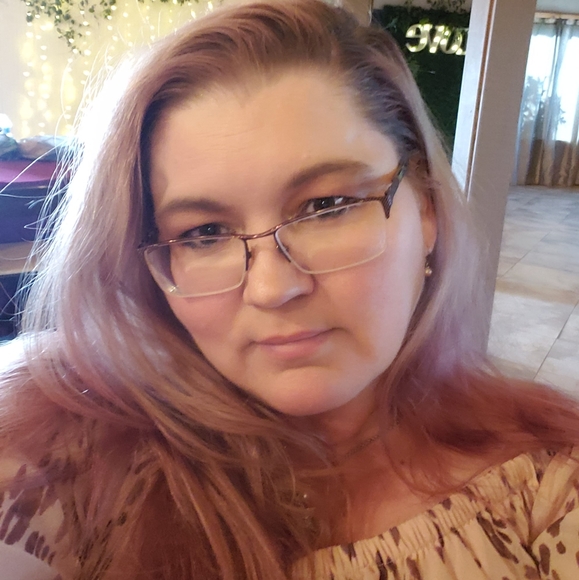 Meet your Posher, Lana - Picture 6 of 8